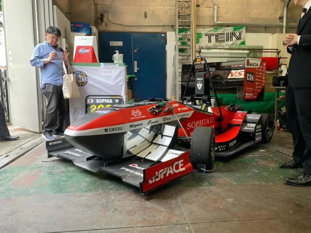 上智大学Sophia Racing 2025年車両「SR21」お披露目会にお邪魔してきました！

#学生フォーミュラ #ガクエフ 
#FormulaSAE #FSAE #学生のf1 
#F1 #F1jp #車 #バイク
#エンジン #內燃機関 #EV
#FormulaE #フォーミュラE
#モータースポーツ #車 #レーシングカー
#大学生 #大学生活 #上智大学
#ガクチカ #メディア
#fsaejapan #fsaej #formulastudent #fsae 
#ガクセイフォーミュラジェーピー